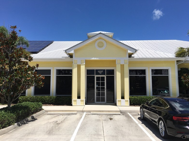 More Photos Of 1237 SE Indian St, Stuart Light Distribution For Sale