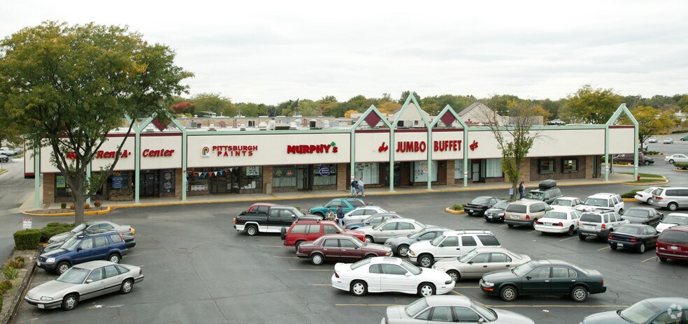 More Photos Of 900 N Lake St, Aurora Unknown For Lease