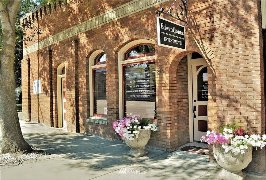 Primary Photo Of 214 Pine St, Okanogan Office For Sale