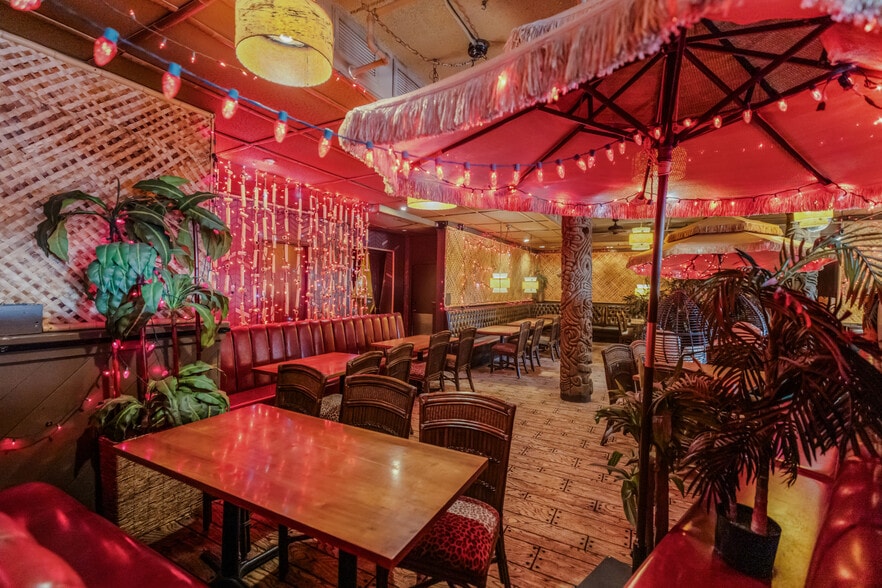 More Photos Of 1900 & 1924 Marshall St NE, Minneapolis Restaurant For Sale