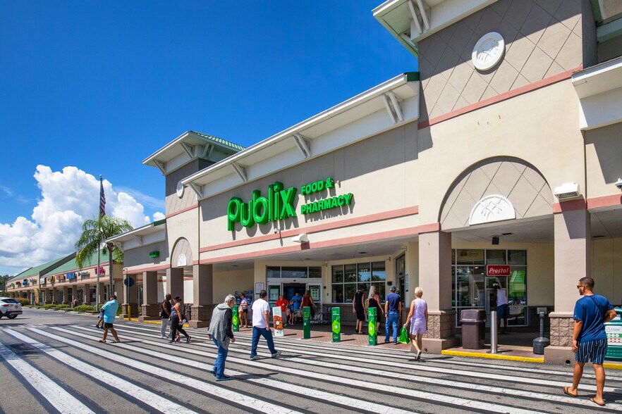 More Photos Of 715 N 14th St, Leesburg General Retail For Lease