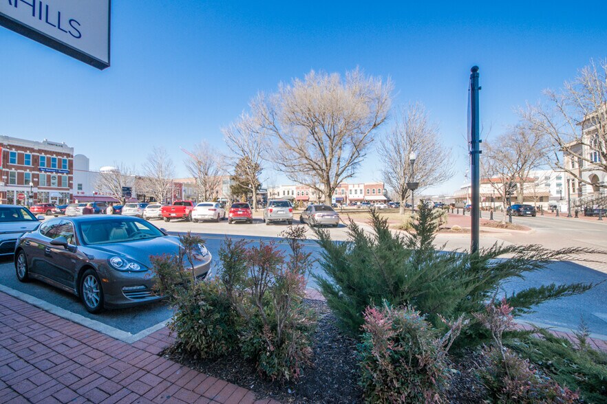 More Photos Of 116 E Central Ave, Bentonville Storefront Retail Residential For Sale