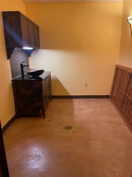 More Photos Of 73600 Alessandro Dr, Palm Desert Health Club For Lease