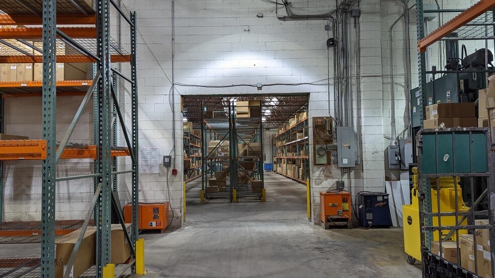 More Photos Of 426 Madison Ave, Woodbine Warehouse For Sale