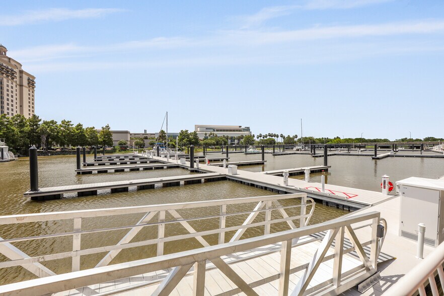 More Photos Of 5 Resort Dr, Savannah Apartments For Lease