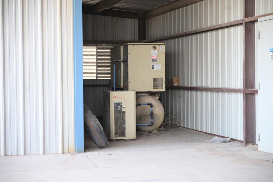 More Photos Of 3619 E State Highway 158, Midland Warehouse For Sale