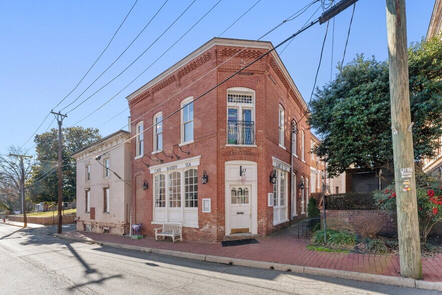 More Photos Of 12 Culpeper St, Warrenton Restaurant For Sale