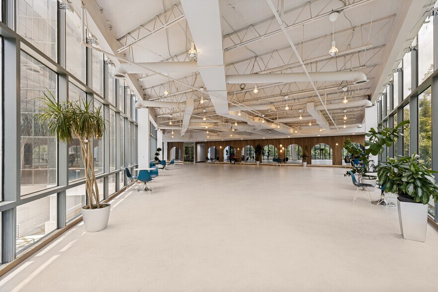 More Photos Of 1001 West Loop South, Houston Office For Lease