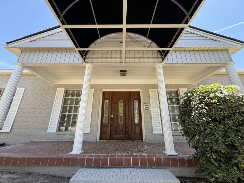More Photos Of 3080 Campbellton Rd SW, Atlanta Office Residential For Sale