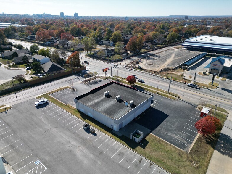 More Photos Of 4461 S Sheridan Rd, Tulsa Freestanding For Lease