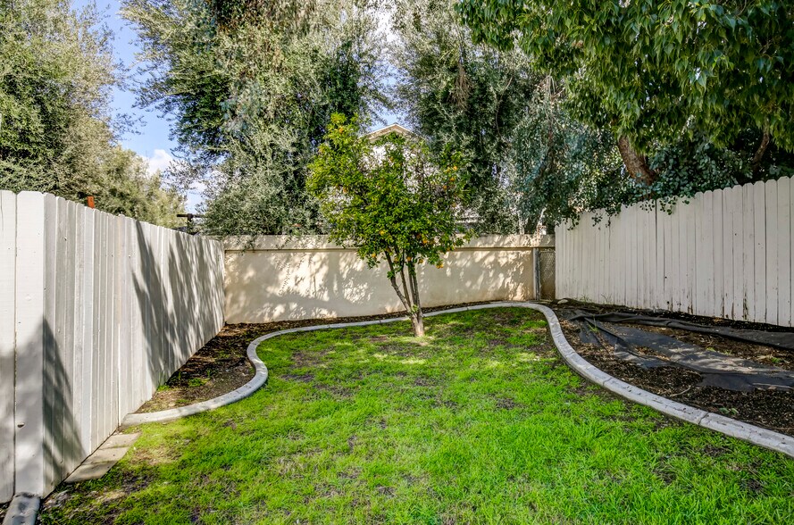 More Photos Of 2371 Mentone Ave, Mentone Apartments For Sale