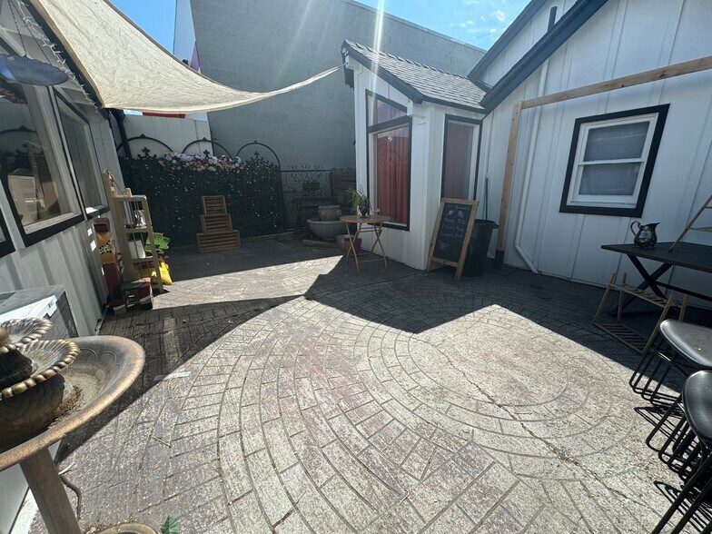 More Photos Of 22 Hillcrest Dr, Reno General Retail For Lease