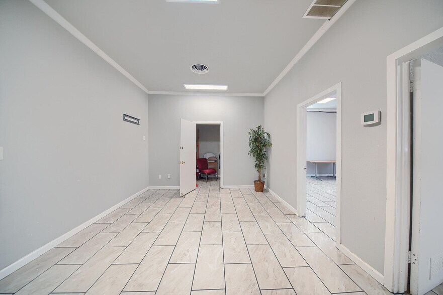 More Photos Of 33 E Magnolia St, Stockton Office For Lease