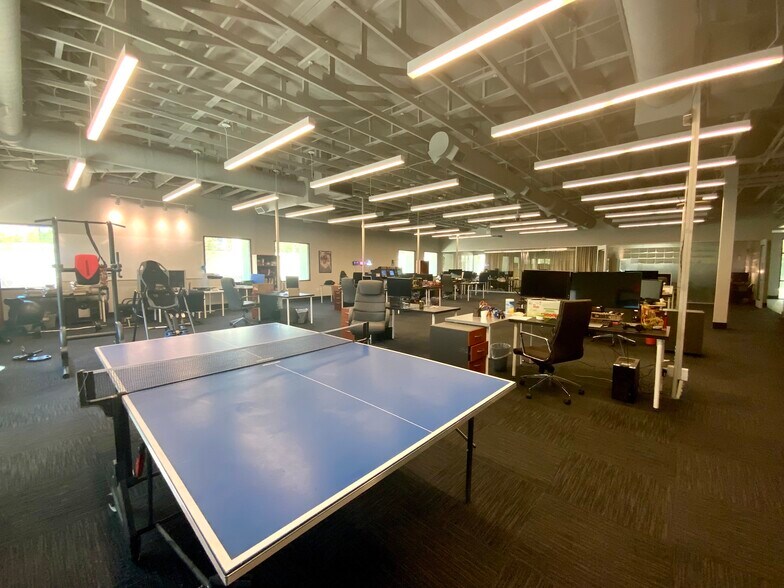 More Photos Of 311 N Pecos Rd, Henderson Telecom Hotel Data Hosting For Lease