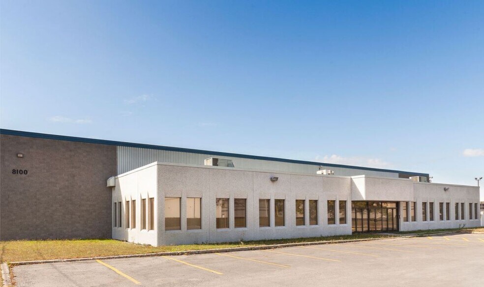 More Photos Of 8100-8200 Boul Cavendish, Saint-Laurent Distribution For Lease