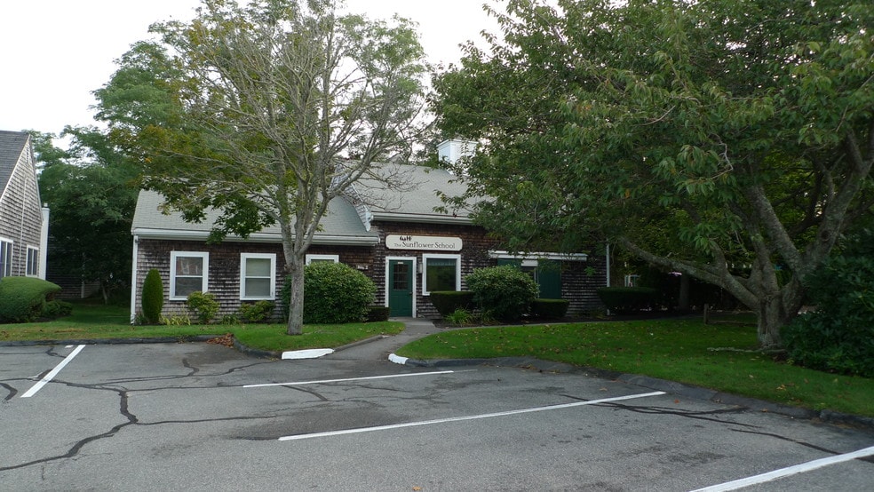 More Photos Of 923 Route 6A, Yarmouth Port Office For Lease