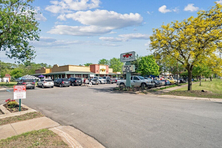 More Photos Of 1451 S Milford Rd, Highland Restaurant For Sale