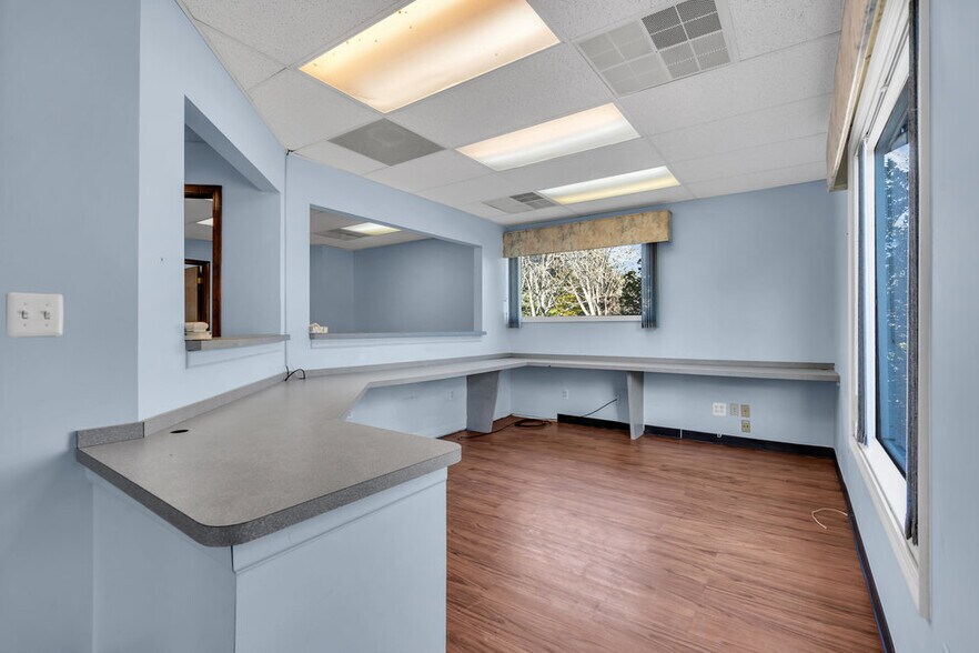 More Photos Of 1 Dag Hammarskjold Blvd, Howell Medical For Lease