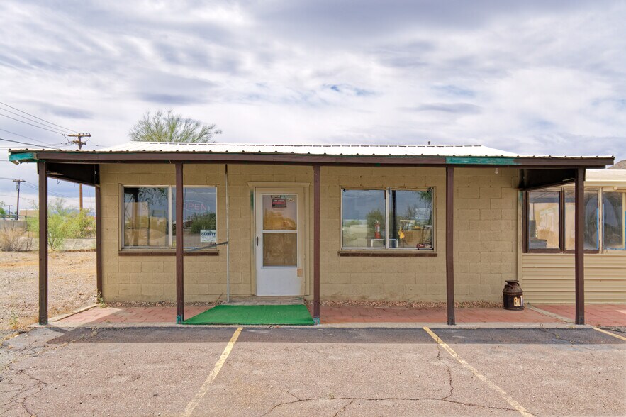 More Photos Of 566 Central Blvd, Quartzsite Freestanding For Sale