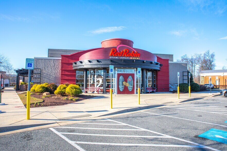 More Photos Of 3035-3079 Waldorf Marketplace, Waldorf General Retail For Lease