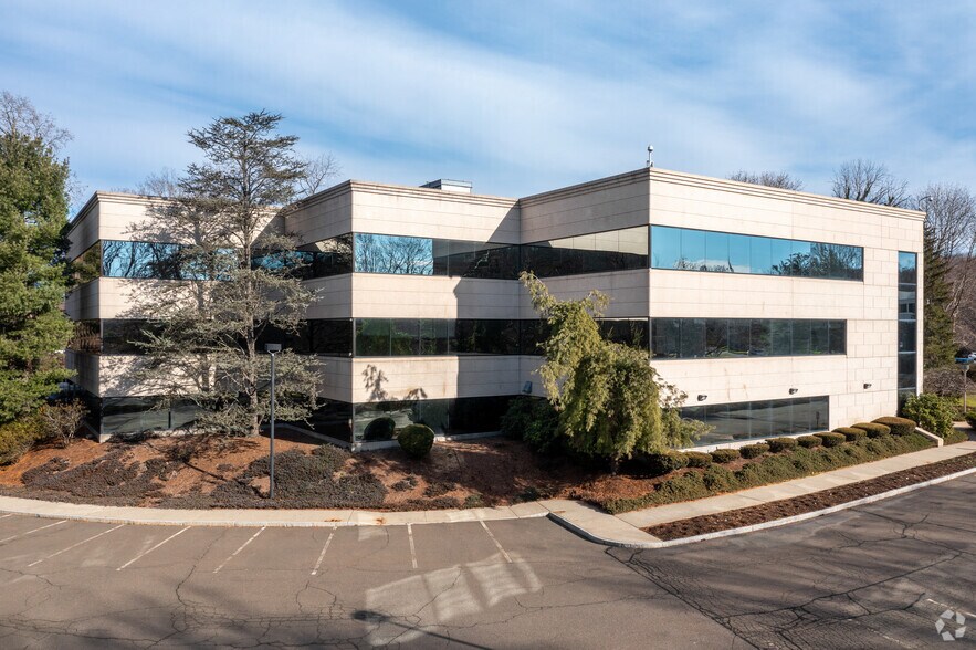 More Photos Of 45 Danbury Rd, Wilton Office For Lease