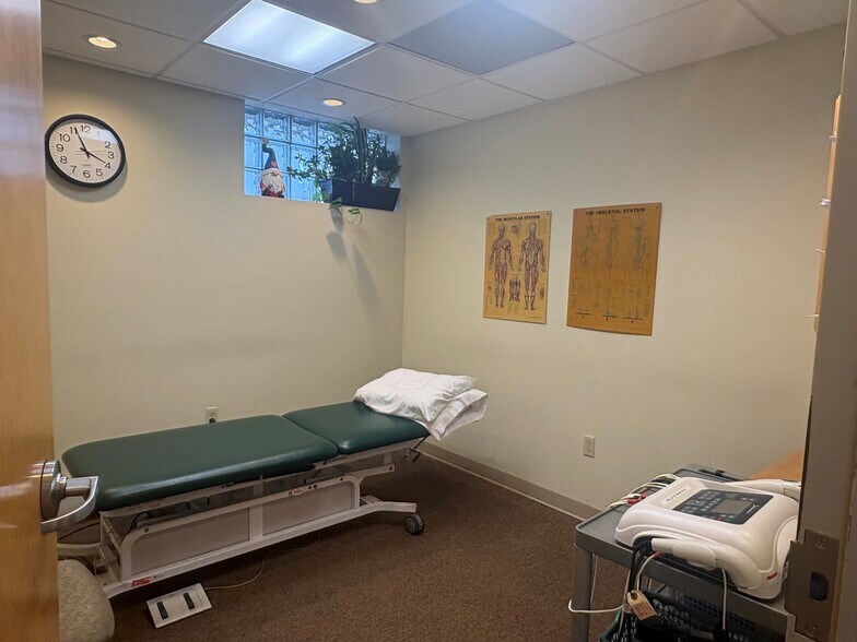More Photos Of 163 Main St, South Kingstown Medical For Sale
