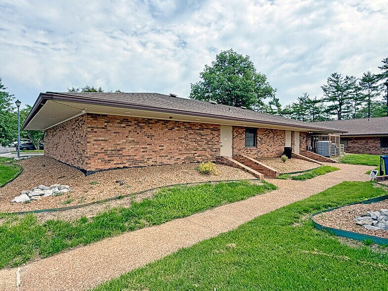 More Photos Of 2900 Frank Scott Pky W, Belleville Medical For Sale