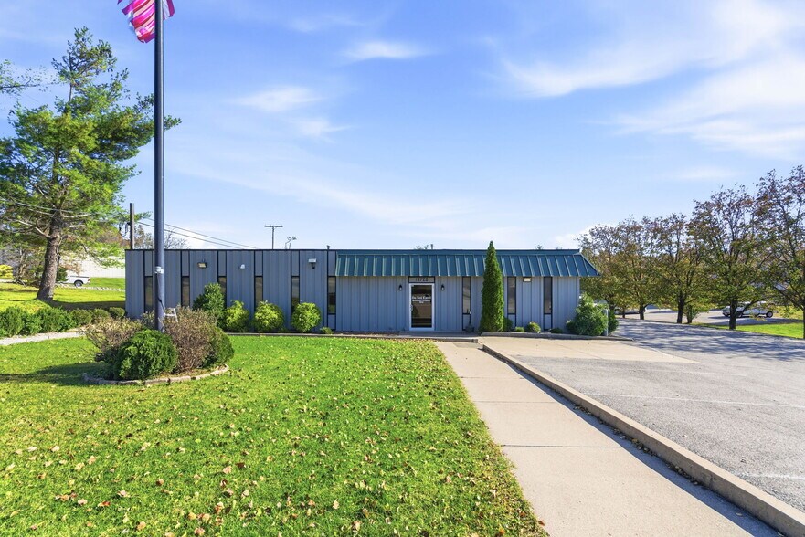 More Photos Of 13720 Aiken Rd, Louisville Warehouse For Sale