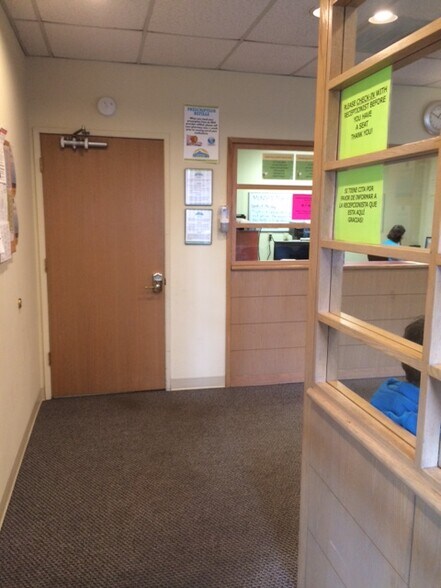 More Photos Of 17175 SW Tualatin Valley Hwy, Beaverton Medical For Lease