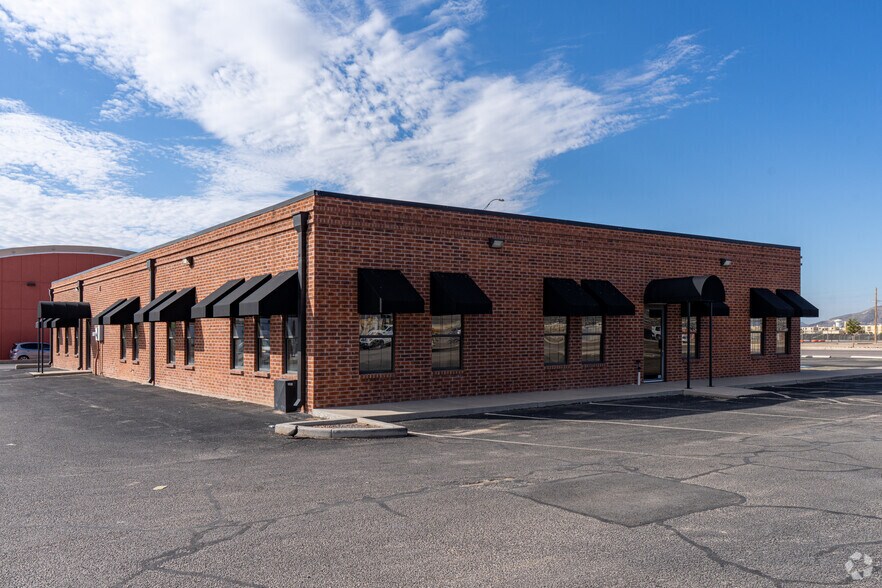 More Photos Of 7108 Airport Rd, El Paso Office For Sale