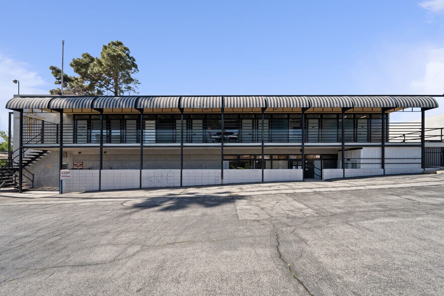 More Photos Of 903 N San Fernando Blvd, Burbank Storefront Retail Office For Sale