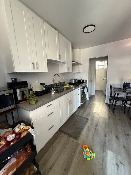More Photos Of 732 W 76th St, Los Angeles Apartments For Sale
