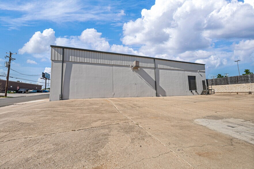 More Photos Of 4520 Fort Ave, Waco Warehouse For Sale