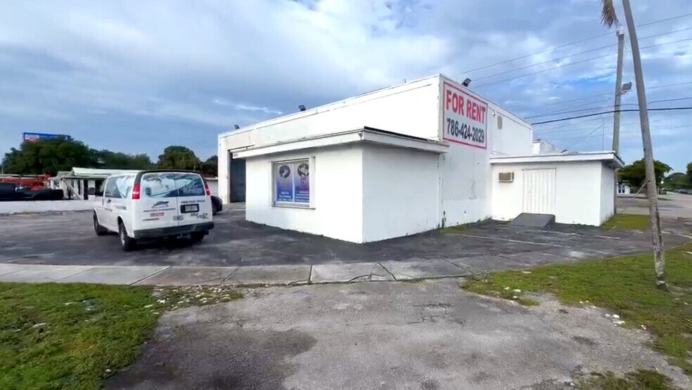 More Photos Of 13990 NW 6th Ct, Miami Warehouse For Lease