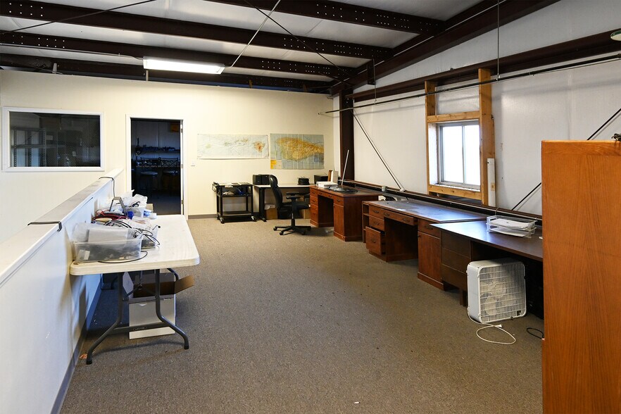 More Photos Of 5293-5297 Gulf Stream Ct, Loveland Airplane Hangar For Lease