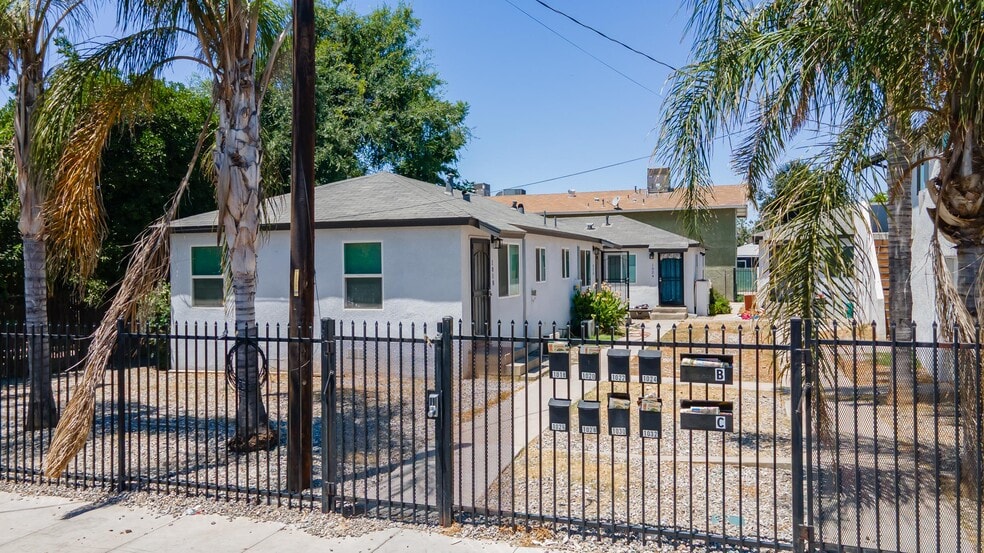 More Photos Of 1018 Miller St, Bakersfield Apartments For Sale