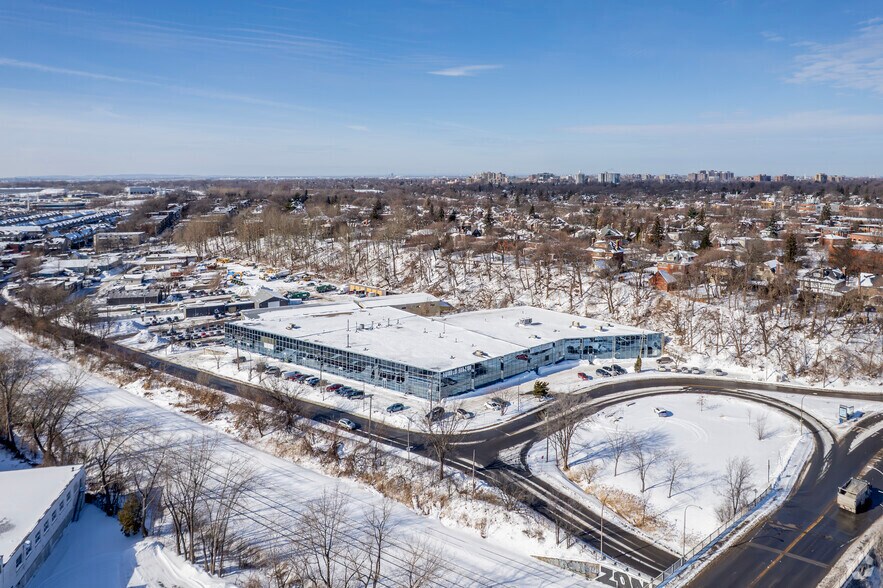 More Photos Of 9001-9015 Ch Avon, Montréal-Ouest Light Manufacturing For Lease