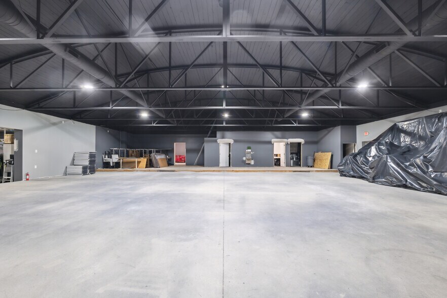 More Photos Of 2502 E Michigan Ave, Ypsilanti Freestanding For Lease