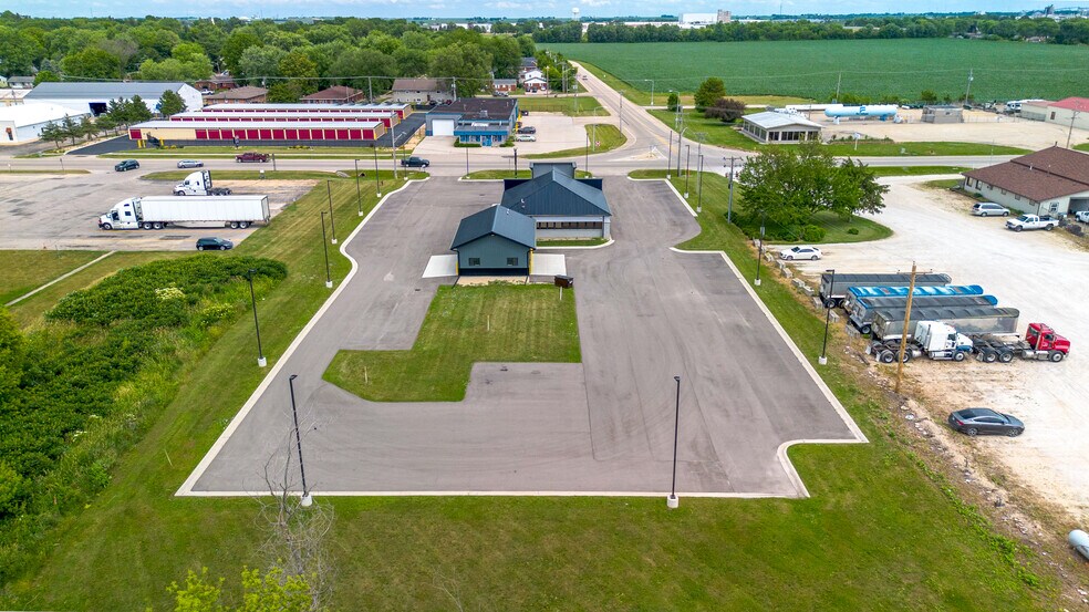 More Photos Of 1010 251 Hwy, Rochelle Office For Sale
