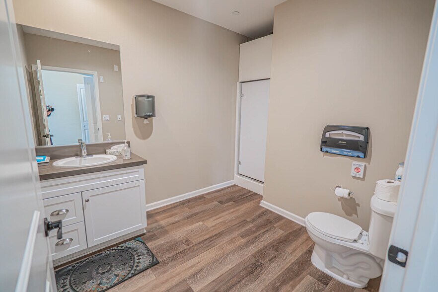 More Photos Of 26266 Prima Way, Santa Clarita Specialty For Lease