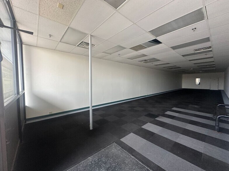 More Photos Of 5416-5446 S Division Ave, Grand Rapids General Retail For Lease