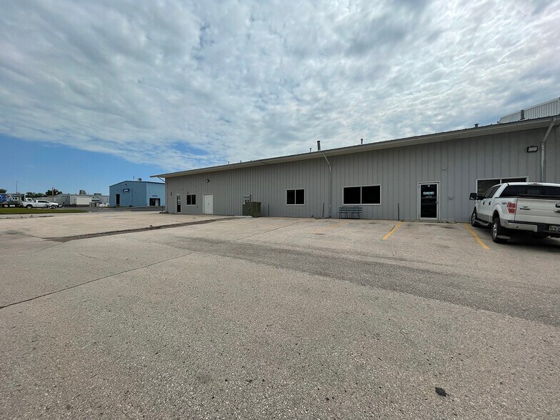 More Photos Of 2004 Creek Dr, Rapid City Warehouse For Lease