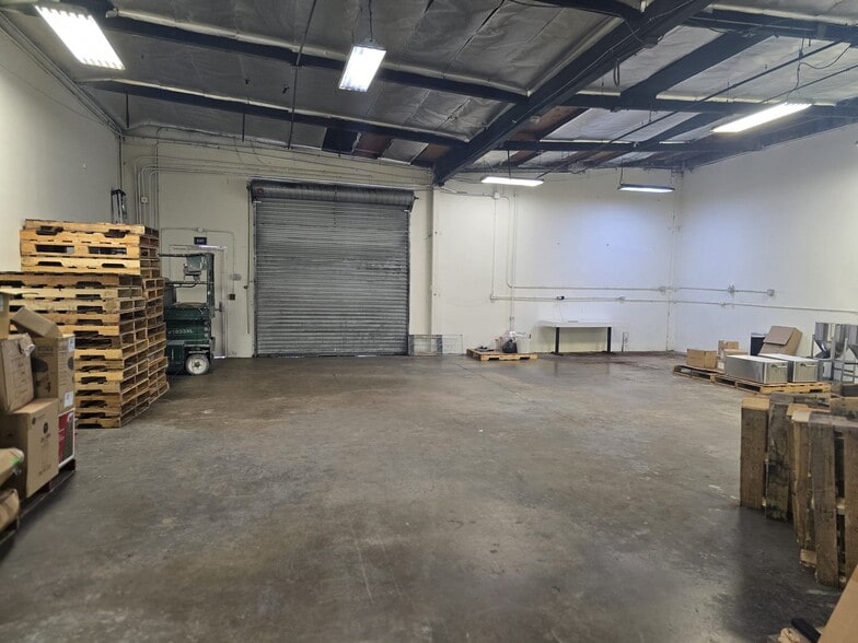 More Photos Of 10282 Trask Ave, Garden Grove Warehouse For Lease