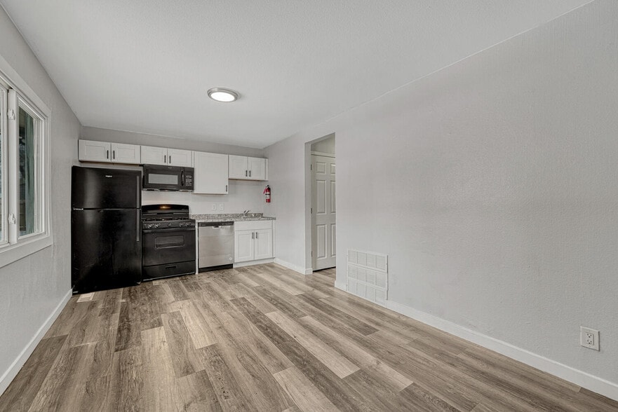 More Photos Of 1512-1518 S Corona Ave, Colorado Springs Apartments For Sale