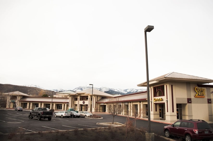 More Photos Of 18603 Wedge Pky, Reno Unknown For Lease