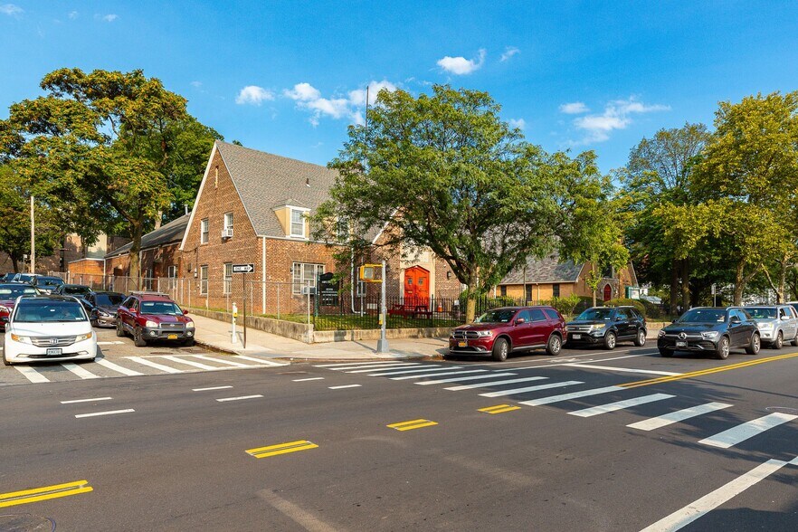 More Photos Of 8407 Broadway, Elmhurst Land For Sale