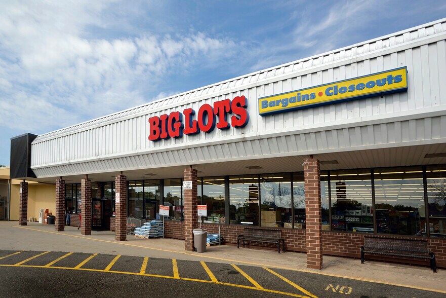 More Photos Of 172-180 N King St, Northampton Unknown For Lease