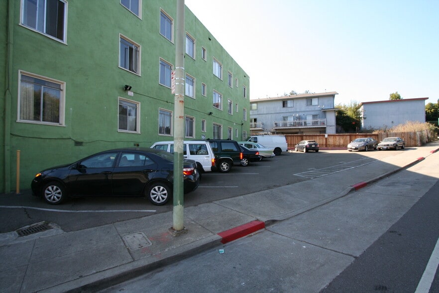 More Photos Of 1458 E 33rd St, Oakland Apartments For Sale