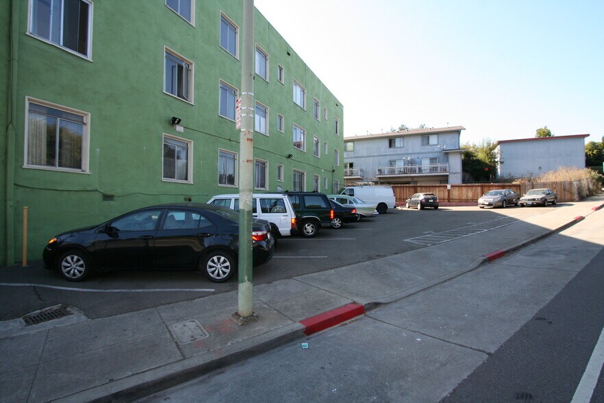 More Photos Of 1458 E 33rd St, Oakland Apartments For Sale