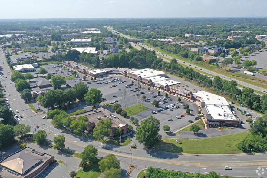 More Photos Of 500-692 Hanes Mall Blvd, Winston-Salem Unknown For Lease